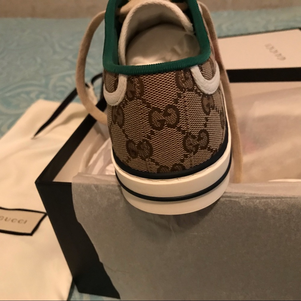 GUCCI canvass shoes🔥